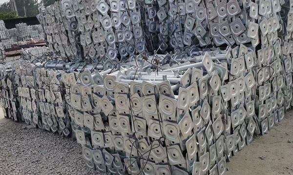 絲杠，上下托庫(kù)存區(qū)