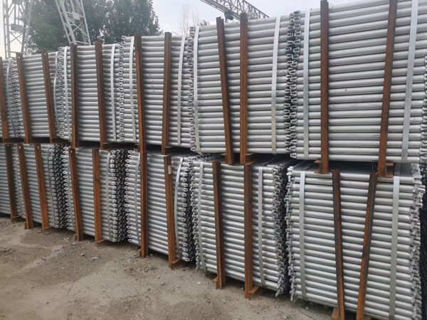 腳手架庫存區(qū).jpg 腳手架庫存區(qū).jpg